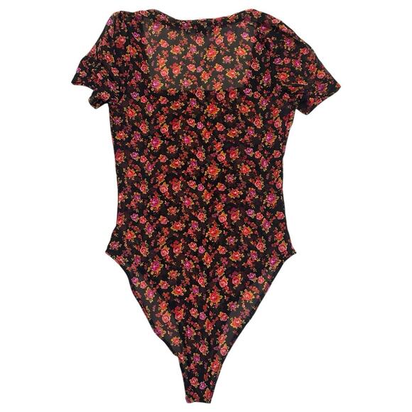 Forever 21 Black Floral Bodysuit Size M Short Sleeve Square Neck Y2K Top - Picture 2 of 5